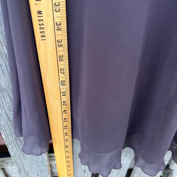 Max & Cleo brown sleeveless silk dress with ruffled bodice in Size 10, lined - Picture 6 of 11